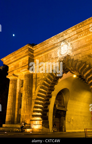 Entree zum Adam Clark Tunnel, Budapest, in der Nacht Stockfoto