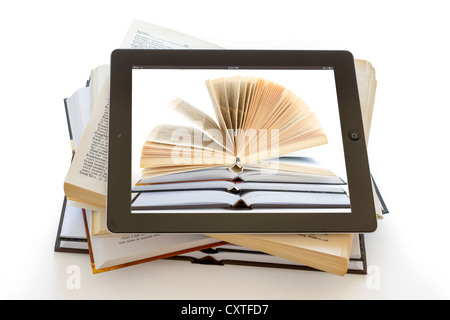 IPad 3 mit Büchern Hintergrund auf weißem Hintergrund. Bildungskonzept. Stockfoto