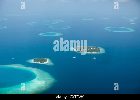 Luftbild von Bandos und Kuda Bandos Inseln, Nord Male Atoll, Malediven Stockfoto