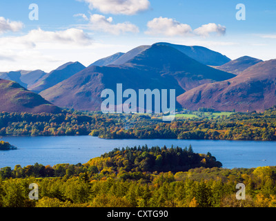 Blick nach Westen über Derwent Water und Causey Pike im Lake District National Park, Keswick, Cumbria, England Stockfoto