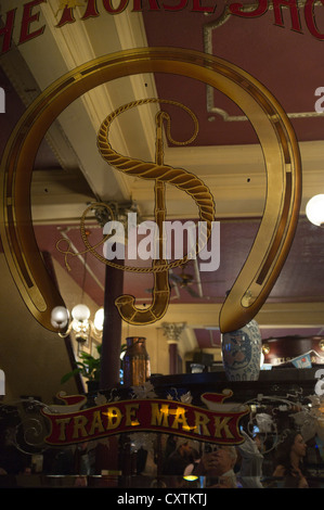 dh Horse Shoe Public House DRURY LANE GLASGOW Spiegel im Inneren der schottischen Pub-Bar uk schottland britische Pubs Schild Stockfoto