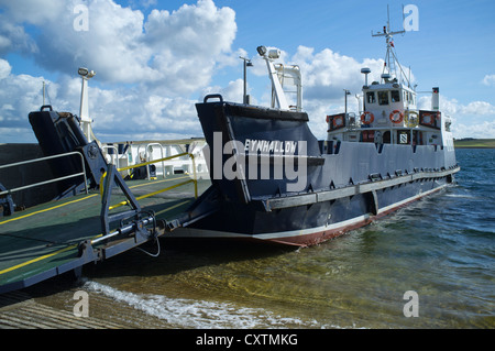 dh MV Enyhallow ROUSAY ORKNEY Orkney Fähren Fähre an Rousay Hafen Pier Steg Rampe Stockfoto