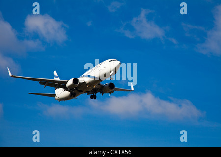 EL AL Israeli Jet landet auf dem Flughafen Genf, Schweiz Stockfoto