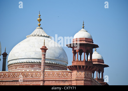 Die aus rotem Sandstein und Marmor Moschee in Taj Mahal Stockfoto