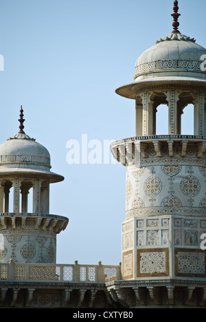 Der Marmor Türme von Baby Taj, Itimad-Ud-Daulah Stockfoto