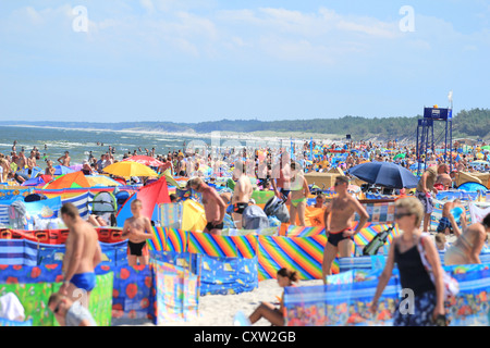 Überfüllten Strand in Leba, Ostseeküste, Polen Stockfoto