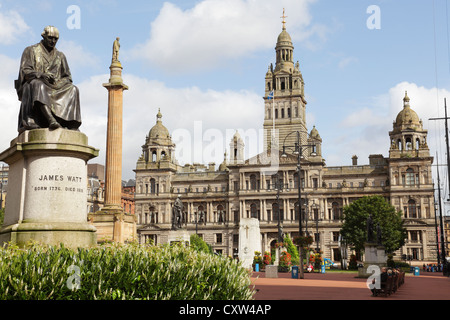 Blick nach Osten über George Square, City Chambers in Glasgow City Centre, Scotland, UK Stockfoto