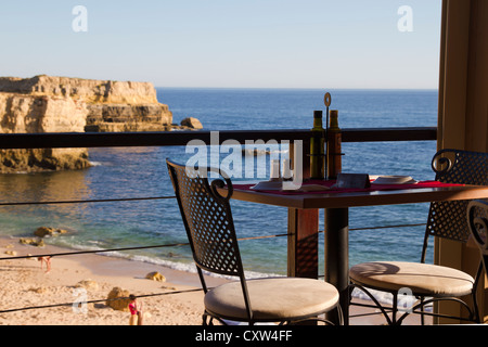 Strandrestaurant am Praia Castelo in der Nähe von Albufeira, Algarve, Portugal Stockfoto