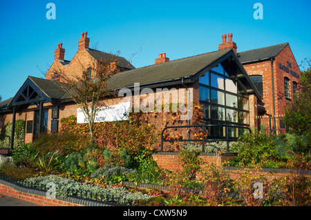 Eingang zum Ledermuseum Walsall UK Stockfoto