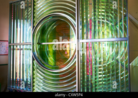 Sektor Licht in das Objektiv-Zimmer zum alten Leuchtturm Dungeness Kent UK Stockfoto