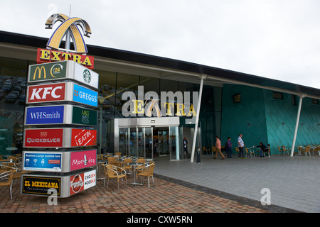 Neue Raststätte auf der M25 in Cobham errichtet neue Scheune Hof Surrey Kent Stockfoto