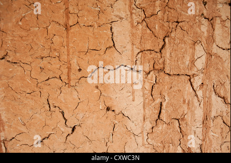 Die rote Wände der Risse Stockfoto