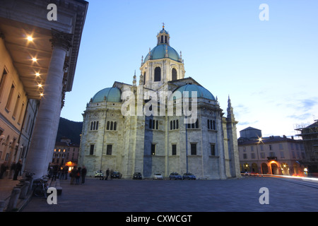 ein schönes Bild von der Como-Kathedrale, in der Abenddämmerung, Comer See, See, Landschaft, Reisen, Stadt, Stadt, Kirche, Kathedrale von Como Stockfoto