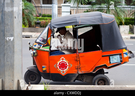 Typische Tuk-Tuk in Jakarta, Indonesien Stockfoto