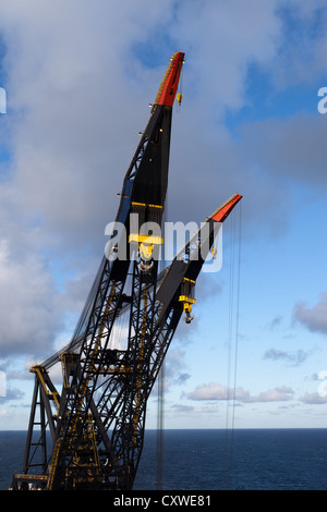 Die Heerema Thialf Marine Schwergut Bau Kran Barge Stockfoto