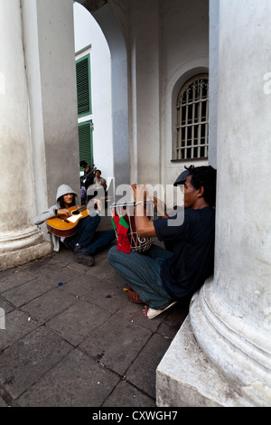 Straßenmusikanten in der alten Stadt von Jakarta, Indonesien Stockfoto