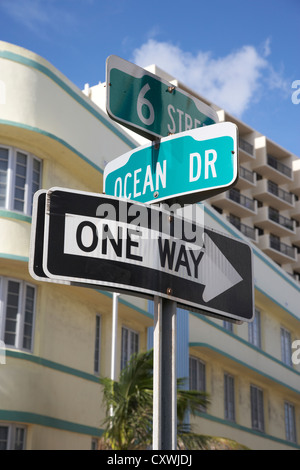 Ocean Drive und 6th Street im Art-déco-Bezirk von Miami south beach Florida usa Stockfoto