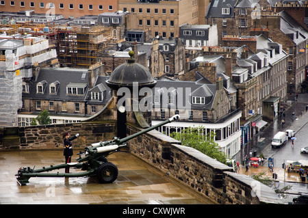 01:00 Gun, Edinburgh Castle Stockfoto