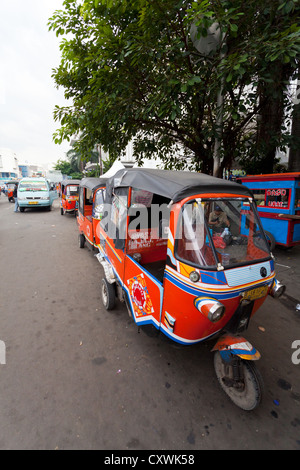 Typische Tuk-Tuk in Jakarta, Indonesien Stockfoto