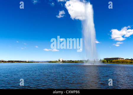 Captain Cook Memorial Wasserstrahls auf See Burley Griffiin, Canberra, Australien Stockfoto