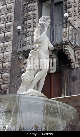 Der Brunnen der Amenano in der Stadt Catania Stockfoto