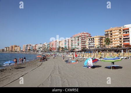 Strand in Fuengirola, Costa Del Sol, Provinz Malaga, Andalusien Spanien Stockfoto