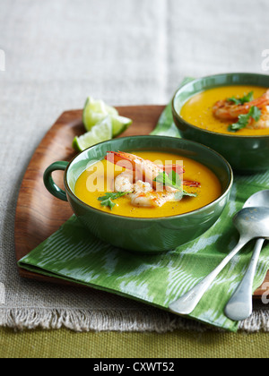 Garnelen-Kürbis-Suppe Stockfoto