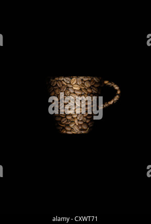 Kaffeebohnen in Form der Becher Stockfoto