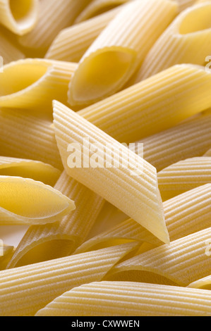 Nahaufnahme Makro Penne Nudeln ungekocht trocken full-frame Stockfoto