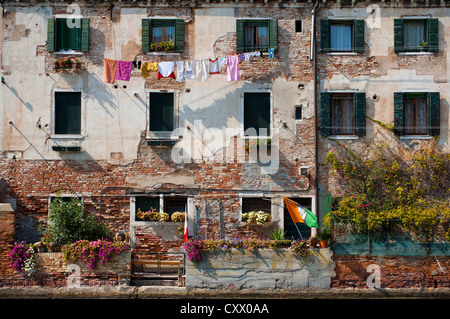 Malerischen Mauer der alten venezianischen Gebäude Stockfoto