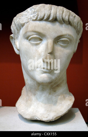 Porträt Kopf aus einer Statue eines Fürsten der Julio-Claudian Dynastie, vielleicht der jüngeren Drusus. Marmor. Stockfoto