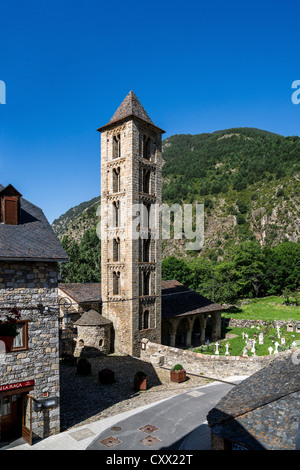 Romanische Kirche Santa Eulàlia in Erill la Vall in Vall de Boí, Katalonien, Spanien. Als UNESCO-Weltkulturerbe anerkannt. Stockfoto