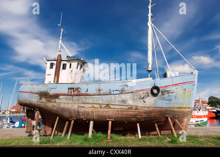 Sehenswürdigkeiten von Polen. Hafen Sie an der polnischen Küste - Ustka. Touristische Stadt. Stockfoto