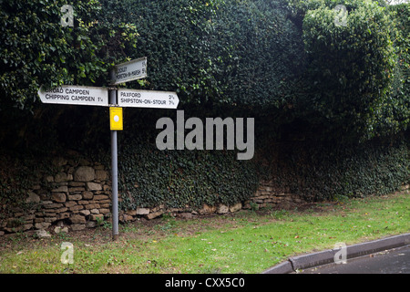 Straßenschild in den Cotswolds, England Stockfoto