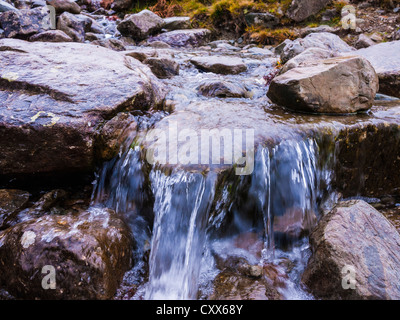 Ein Stream auf Ashness fiel in der Nähe von Keswick, Cumbria, England Stockfoto