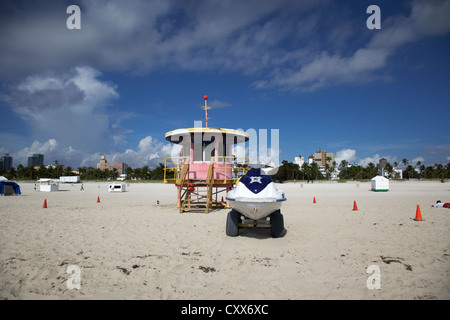 Miami South Beach Ocean Rescue 10th street Tower und Jetski Rettungsfahrzeug florida usa Stockfoto