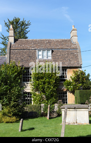 Friedhof der St. Thomas Beckett Kirche, Box Dorf Corsham, Wiltshire Stockfoto