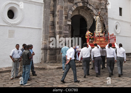 Firmung Prozession mit, San Antonio zur Kirche Santa Dominigo, Popayan, Kolumbien Stockfoto