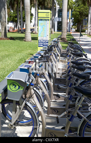 Fahrrad Vermietung Bahnhof Deko Fahrrad Miami south beach Florida usa Stockfoto