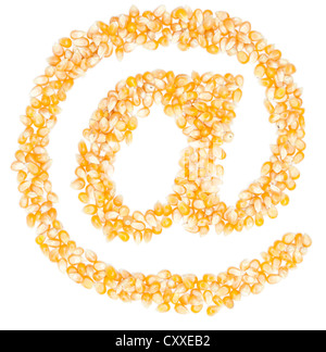 Adresse, Alphabet aus Bio-Mais Bohnen trocknen auf weiß Stockfoto