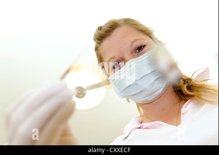 Zahnhygiene, Zahnpflege, Zahnbehandlung, Zahnarzt, Zahnarztbesuch Stockfoto