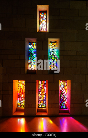 Glasfenster, Basilika der Verkündigung, Nazareth, Nazaret Galilee, Israel, Nahost Stockfoto