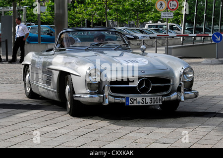 Mercedes-Benz 300SL Roadster, Baujahr 1957, Donau Classic 2011, Ingolstadt, Bayern Stockfoto