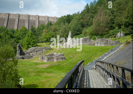 Die stillgelegten und verlassenen führen Minen am Bryntail unterhalb des Damms Clywedog Reservoir.  SCO 8665 Stockfoto