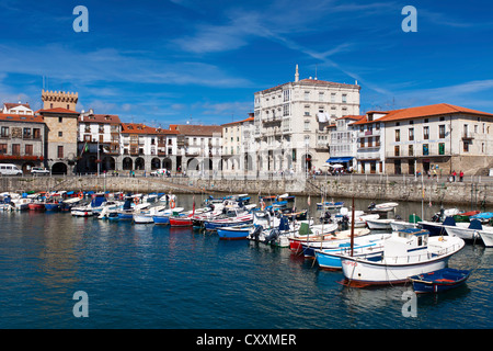 Hafen von Castro Urdiales, Kantabrien, Spanien Stockfoto