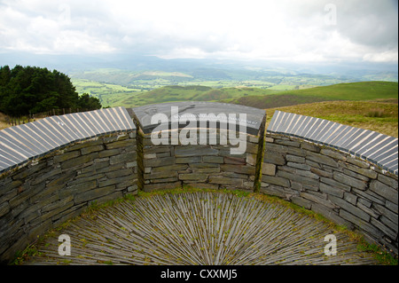 Denkmal in der Nähe von Machynlleth an den walisischen Sender Wynford Vaughan-Thomas.  SCO 8684 Stockfoto
