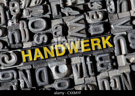 Alten Buchstaben bilden das Wort Handwerk, Deutsch für Handwerk Stockfoto