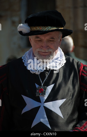 Der Gerichtsvollzieher der Ritter des Johanniterordens. Bestandteil der Re-Inszenierung des Il Guardia in Fort St. Elmo, Valletta, Malta Stockfoto