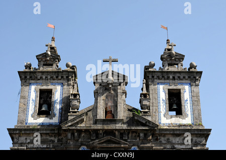 Glocken der Kirche, Kirche, Igreja de Santo Ildefonso, Porto, Portugal, Portugal, Nordeuropa Stockfoto