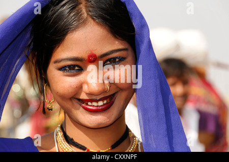 Junge indische Frau, Porträt, Pushkar, Rajasthan, Nordindien, Indien, Asien Stockfoto